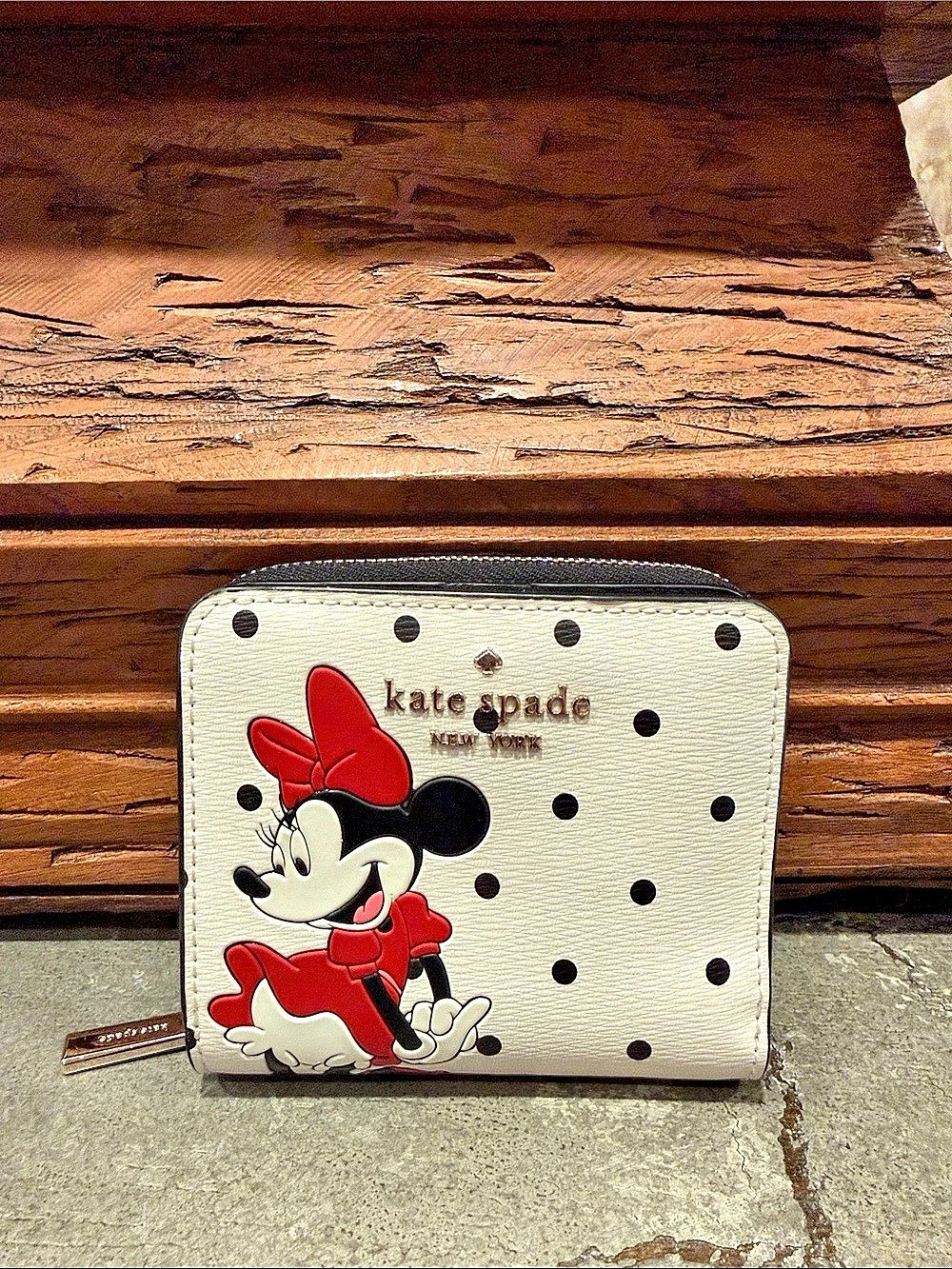 NWOT Disney x Kate Spade New York Minnie Mouse Small Zip Around Bifold Wallet